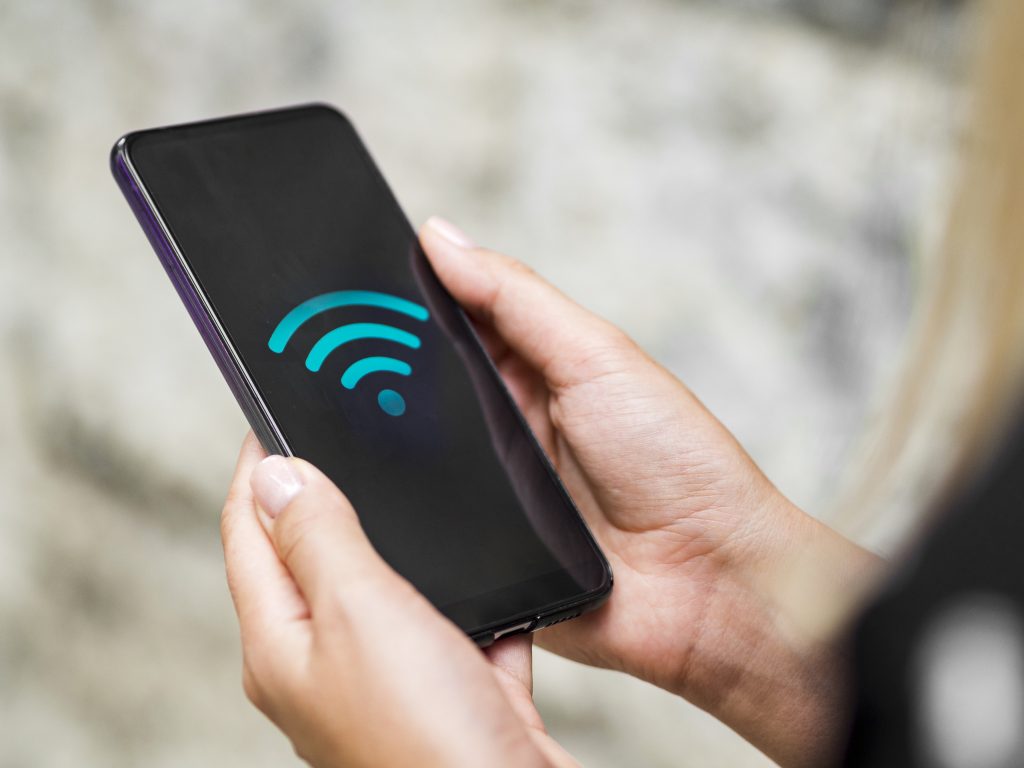 How Does a Pocket Wifi Router Work: Unveiling Mobility